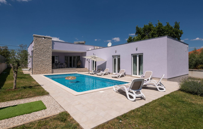 Modern gestaltete Villa mit Pool, House Lavanda - neue Preise für 2023 Nedešćina